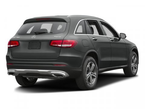 Used 2017 Mercedes-Benz GLC 300 4MATIC image 3