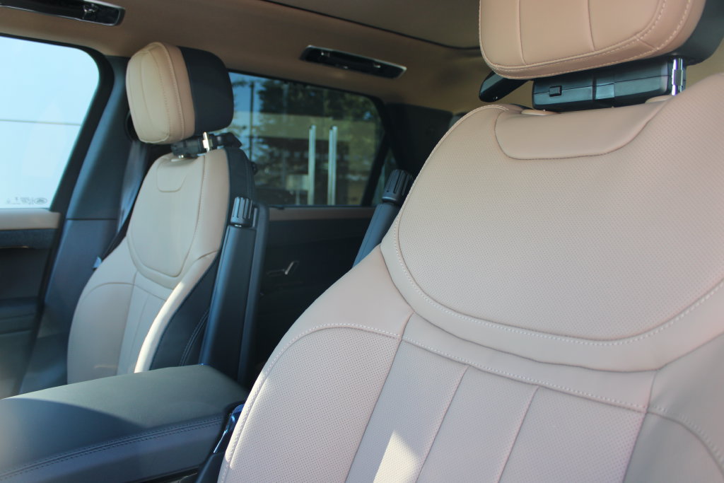 New 2027 Land Rover Range Rover Sport Dynamic SE AWD/4WD image 7
