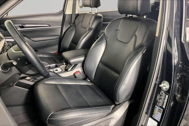 Used 2025 Kia Telluride S FWD image 17