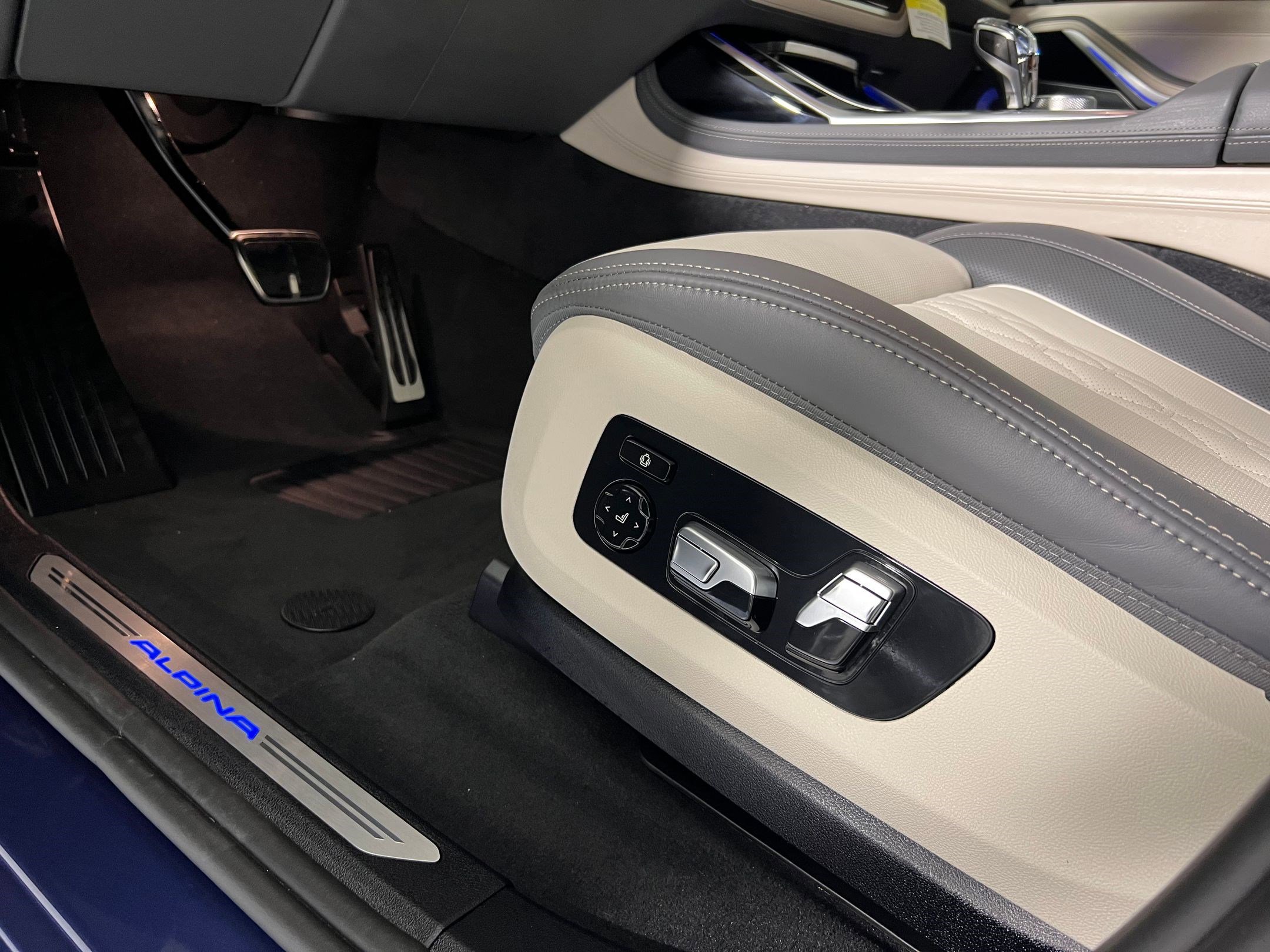 New 2026 BMW ALPINA XB7 image 14