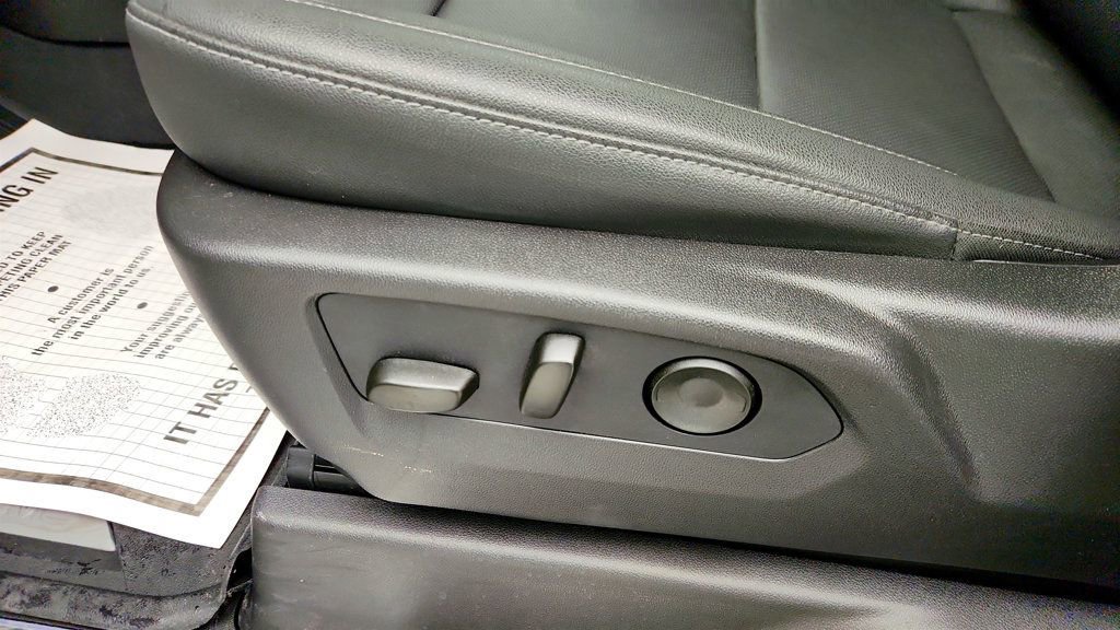 Used 2026 GMC Sierra 1500 SLT image 11