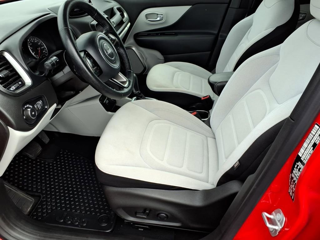 Used 2022 Jeep Renegade Latitude w/ Convenience Group AWD/4WD image 9
