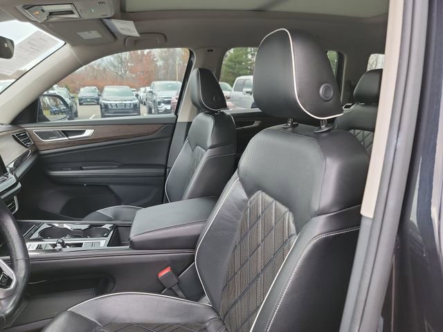 Used 2024 Volkswagen Atlas SEL Premium R-Line image 17