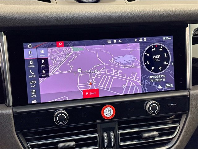 Used 2025 Porsche Macan image 13