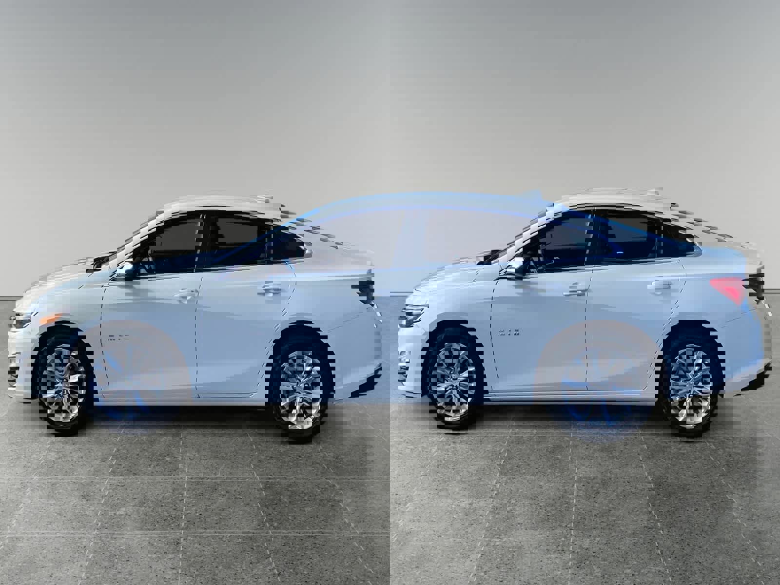 Used 2023 Chevrolet Malibu LT image 2