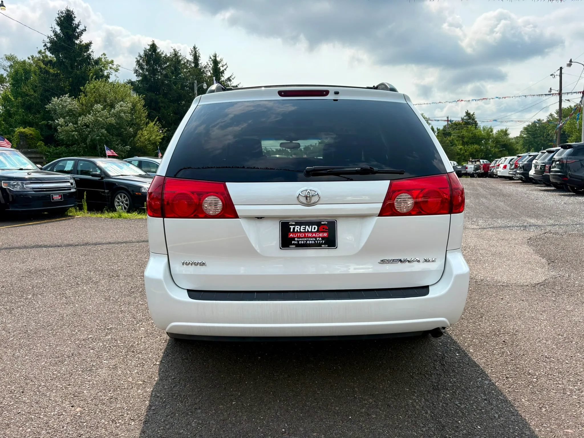 Used 2006 Toyota Sienna XLE w/ XLE Pkg 8 FWD image 4