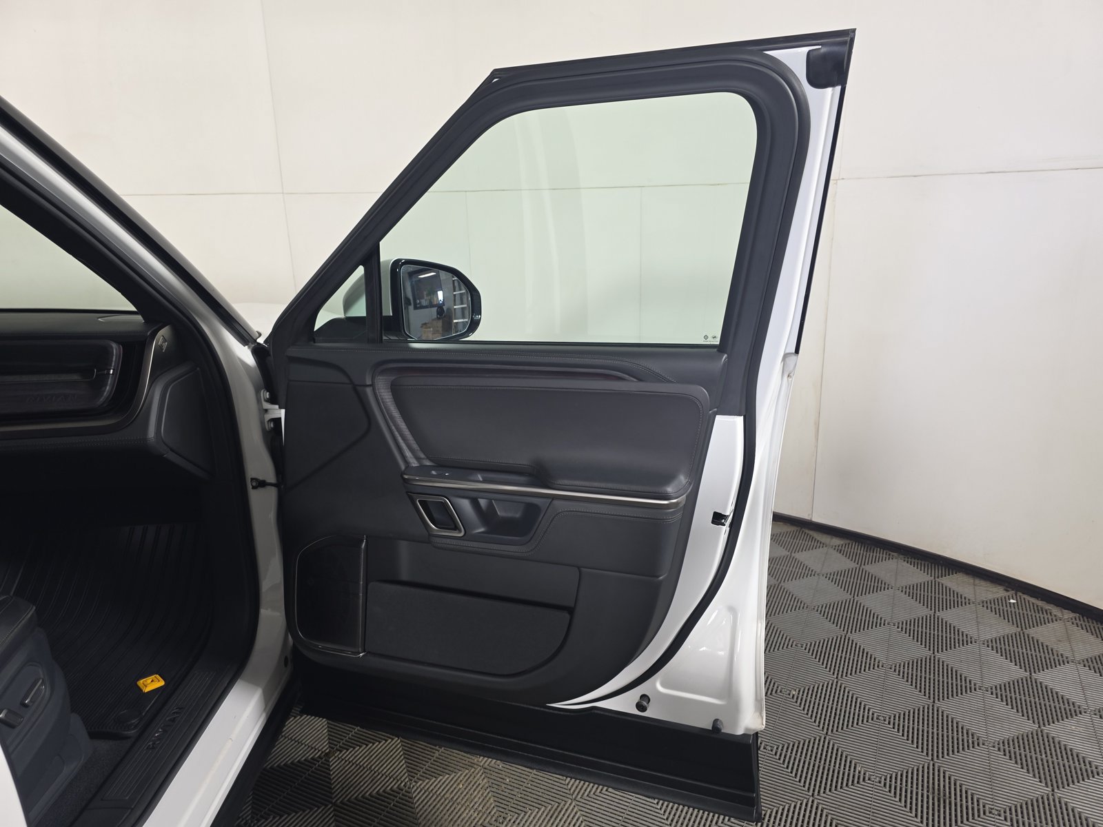 Used 2023 Rivian R1T Adventure Quad AWD/4WD image 18
