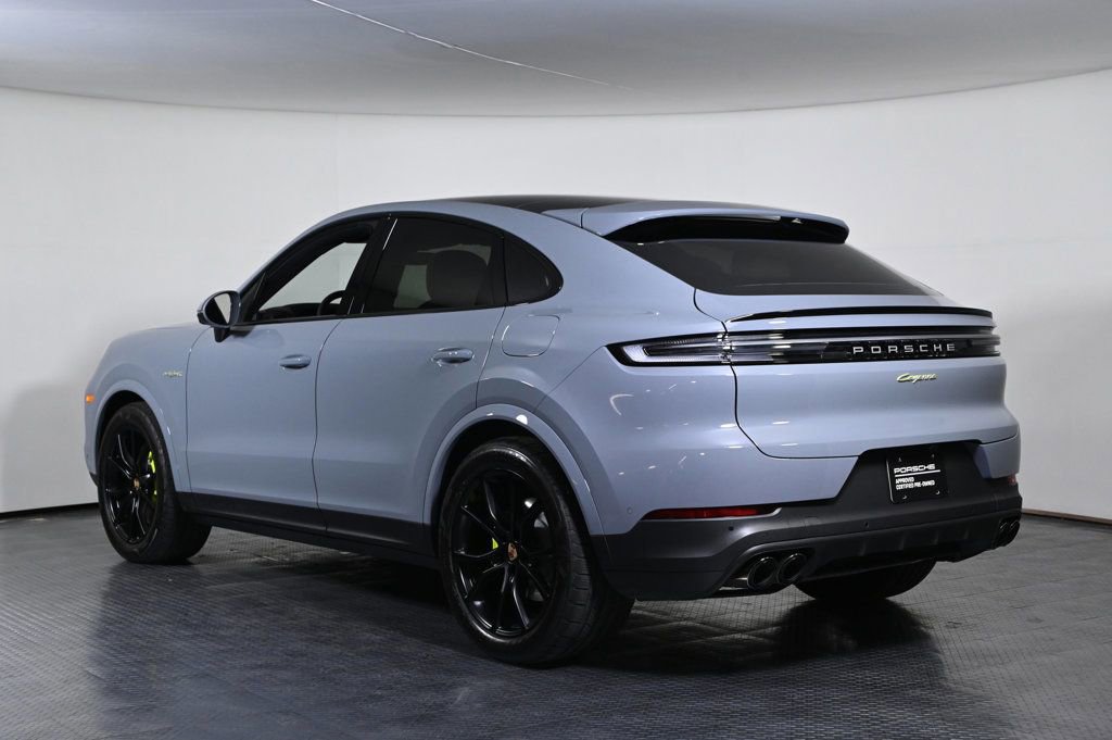 Certified 2026 Porsche Cayenne E-Hybrid Coupe image 3