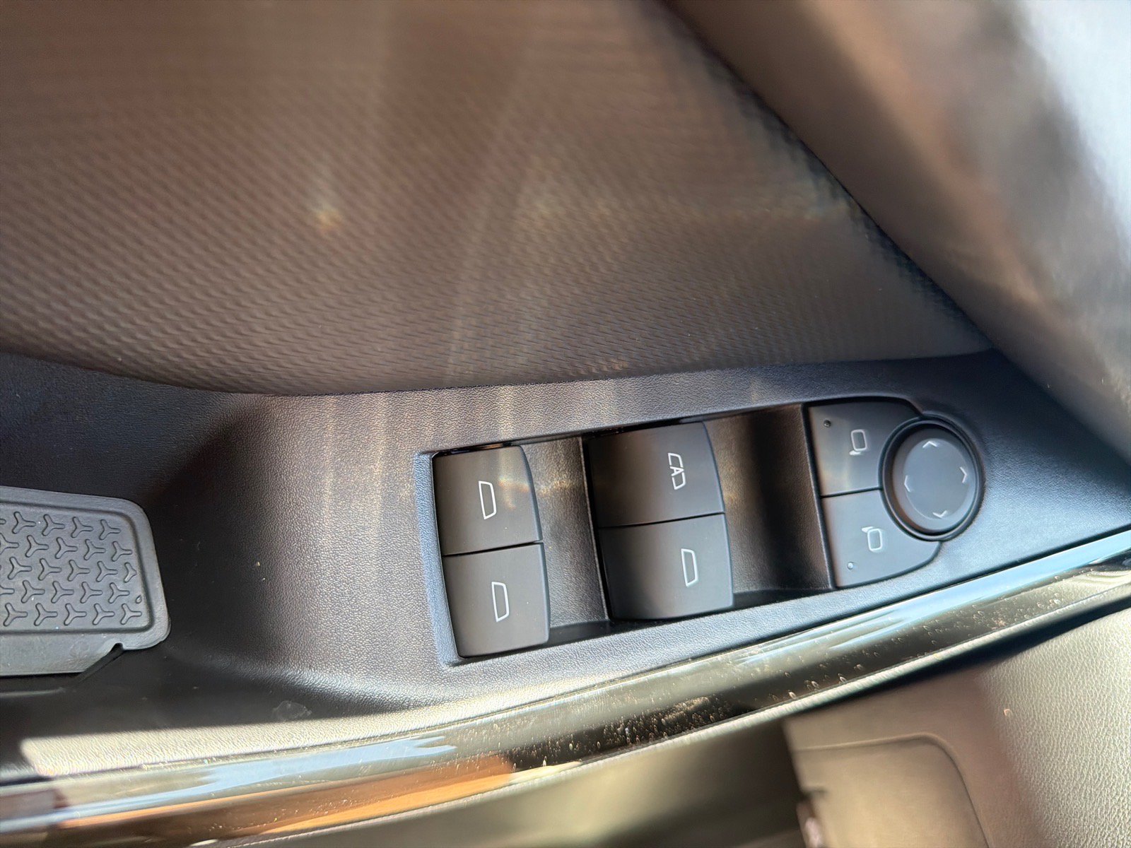 New 2027 Chevrolet Equinox LT AWD/4WD image 14