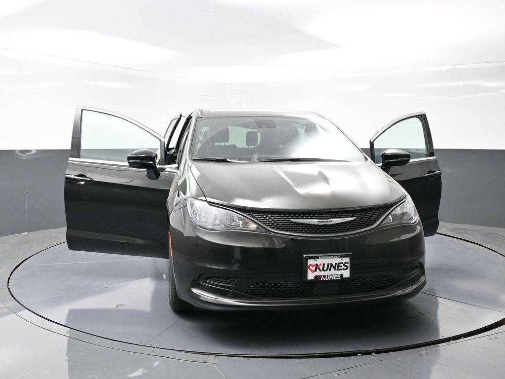 New 2026 Chrysler Voyager LX image 54