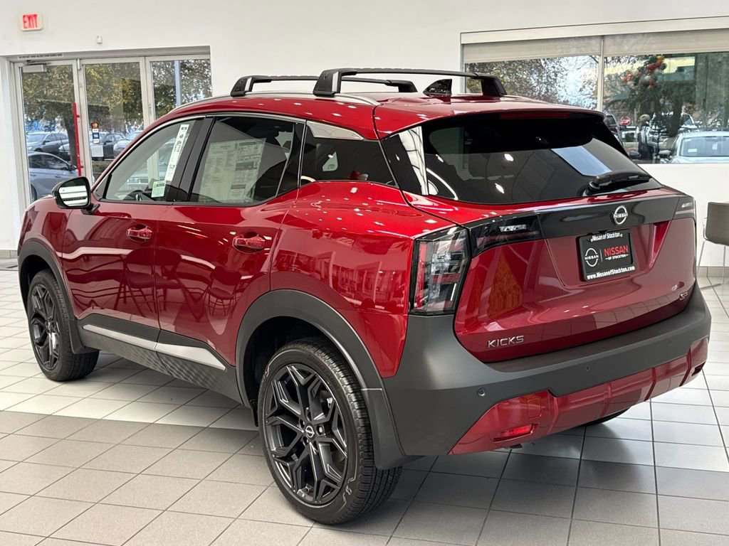 New 2026 Nissan Kicks SR w/ Illumination Package FWD image 5