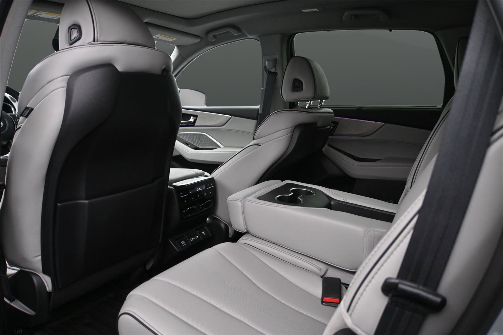 Certified 2024 Acura MDX SH-AWD w/ Advance Package image 9