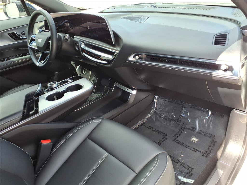 Certified 2024 Cadillac Lyriq Tech w/ Driver Assist Package RWD image 8