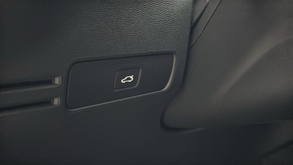Used 2023 Volvo C40 P8 Recharge Plus AWD/4WD image 13