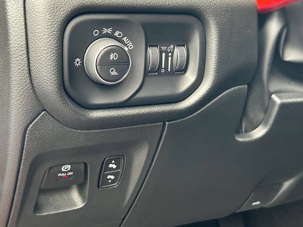Used 2023 RAM 1500 Laramie AWD/4WD image 11