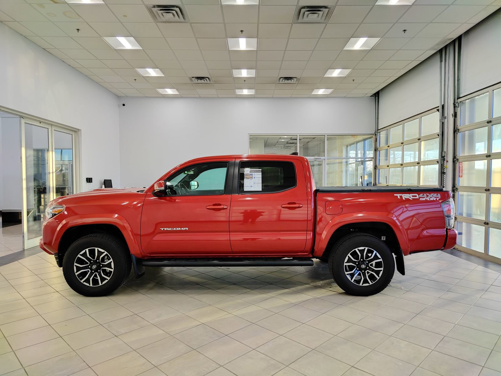 Used 2021 Toyota Tacoma TRD Sport image 5