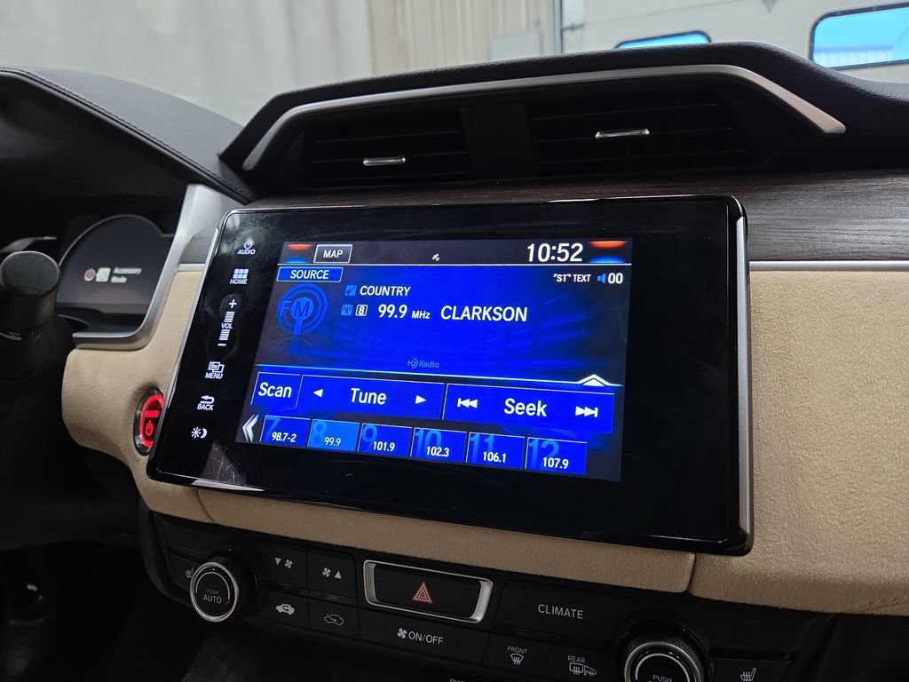 Used 2018 Honda Clarity Touring image 13
