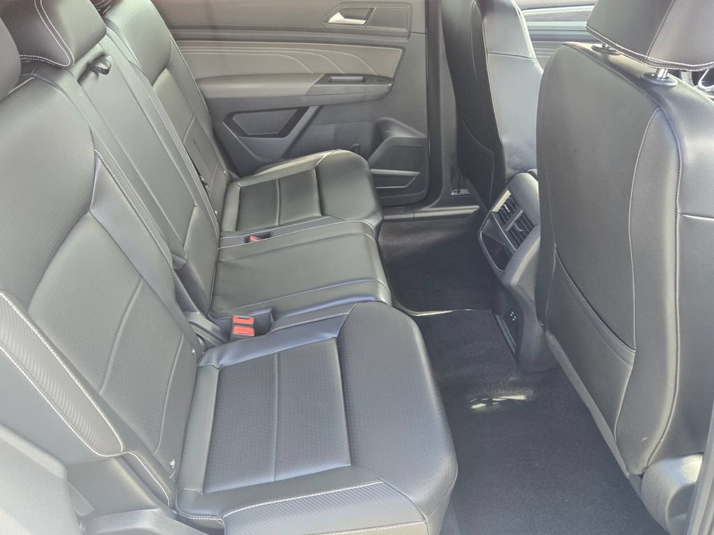 Used 2022 Volkswagen Atlas Cross Sport SE AWD/4WD image 16