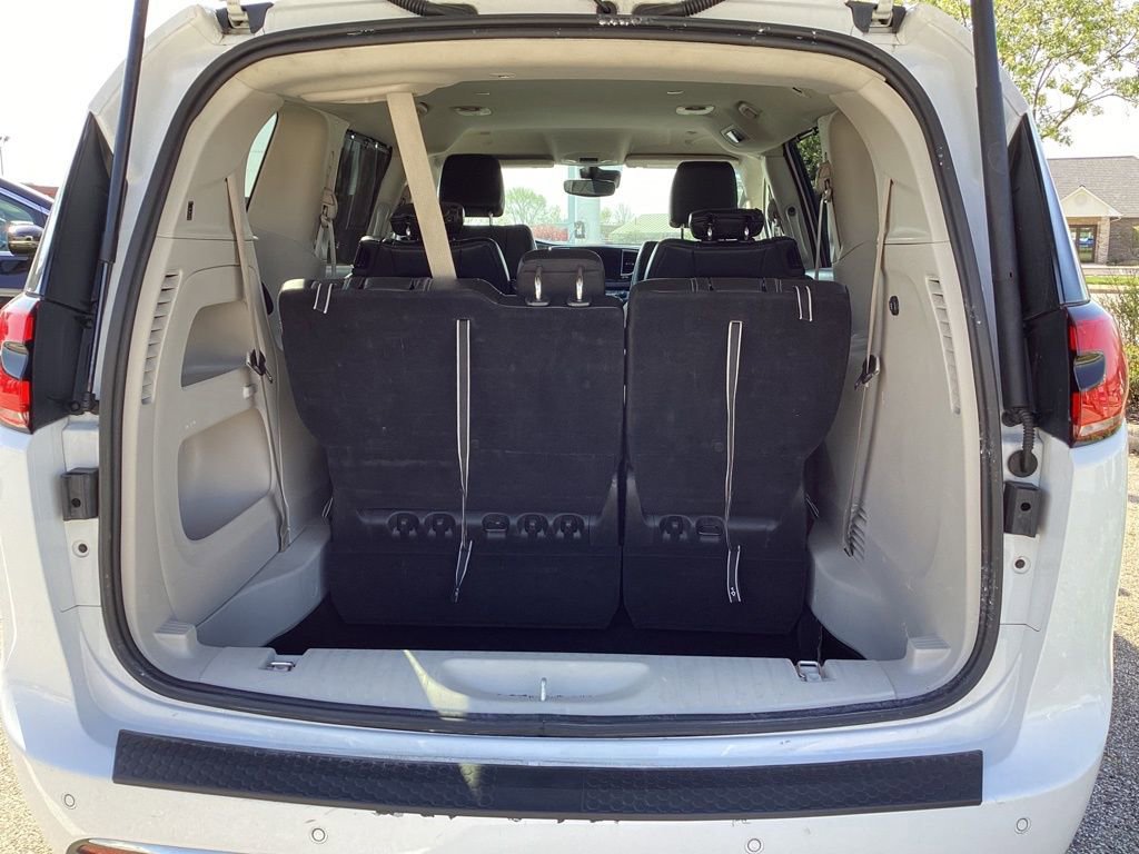 Used 2024 Chrysler Pacifica Touring-L FWD image 14