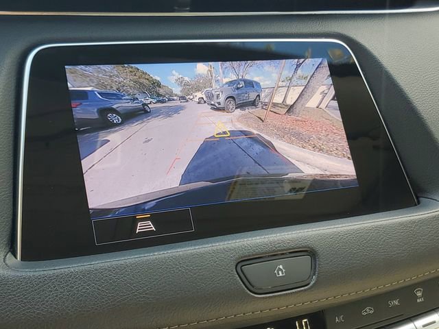 Used 2022 Cadillac XT4 Luxury w/ Driver Awareness Package image 25