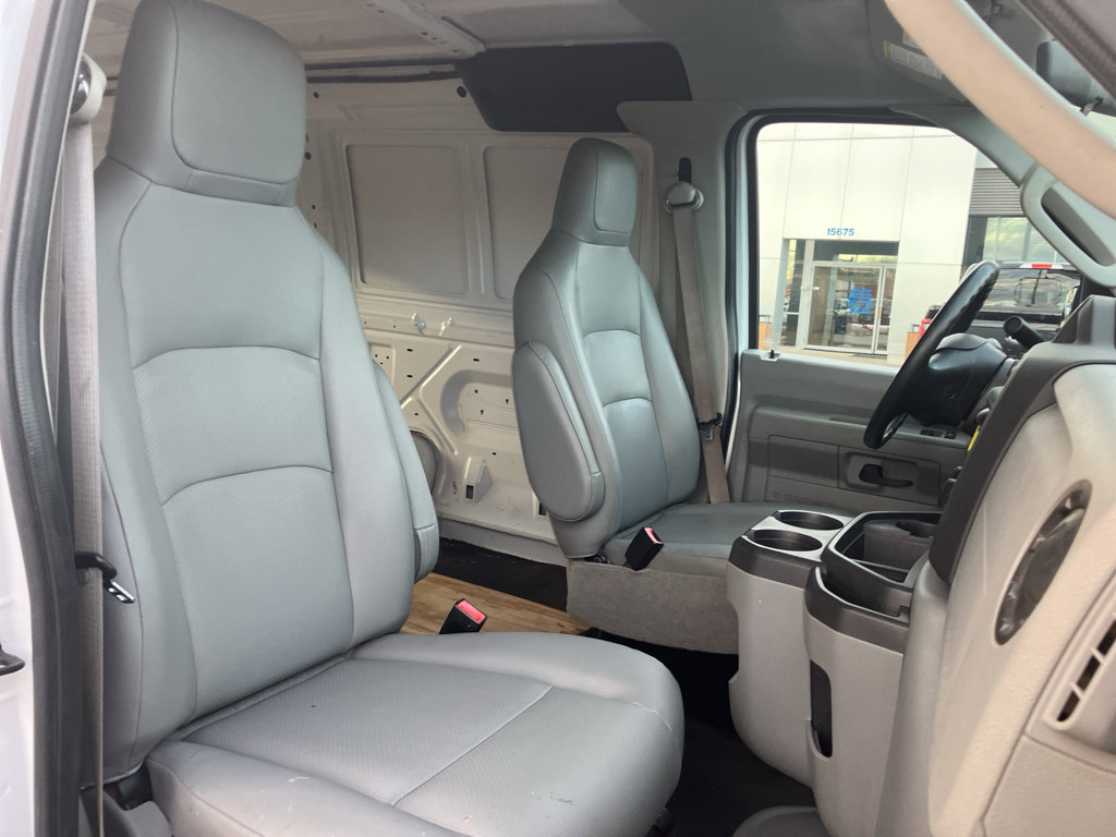 Used 2014 Ford E-350 and Econoline 350 Super Duty image 32