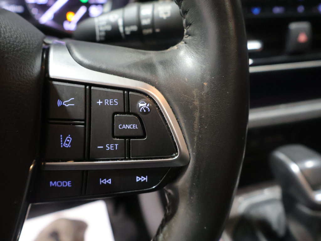 Used 2021 Toyota Highlander Platinum AWD/4WD image 33