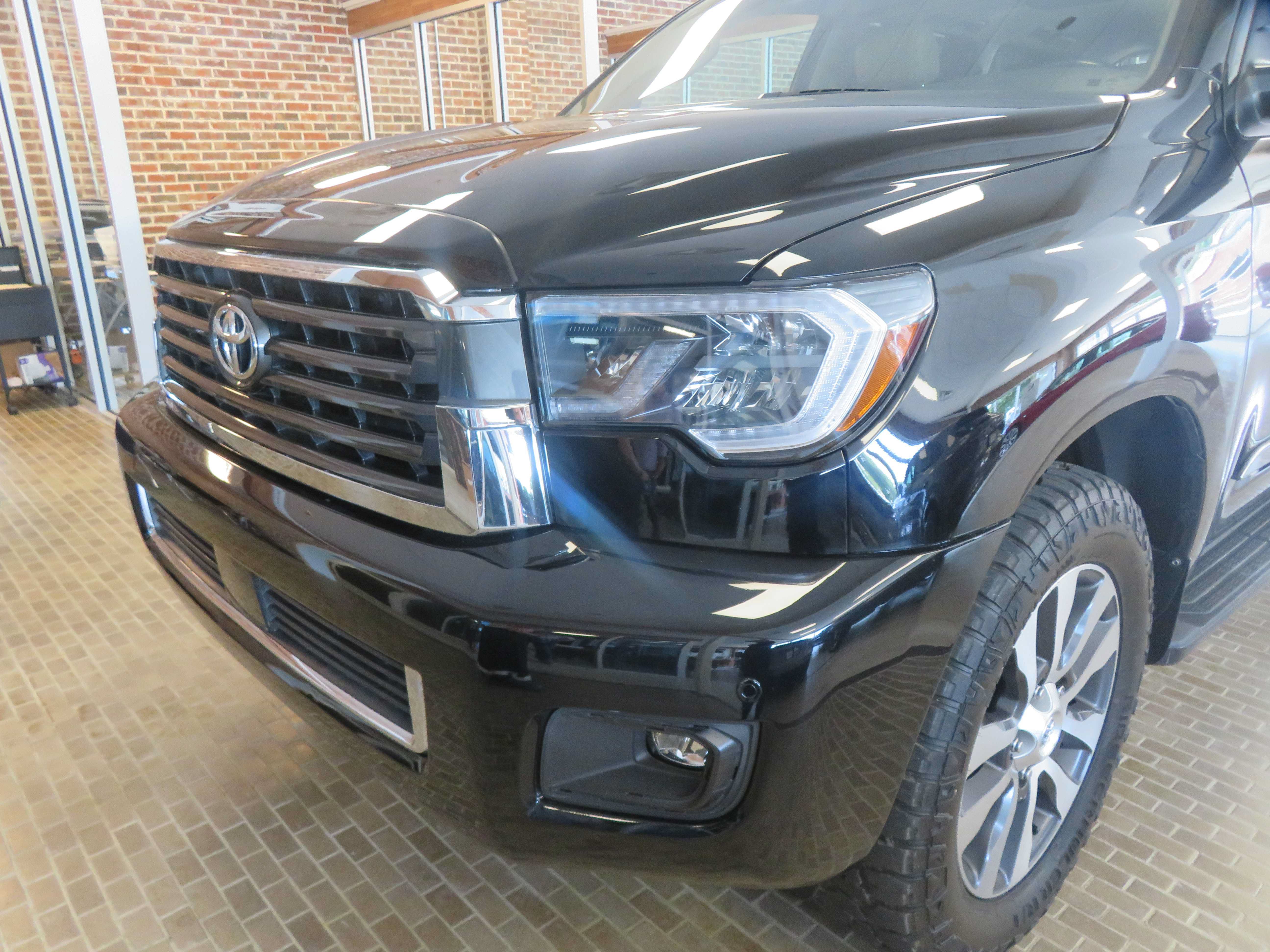 Used 2018 Toyota Sequoia Limited w/ Safety & Convenience Package AWD/4WD image 73