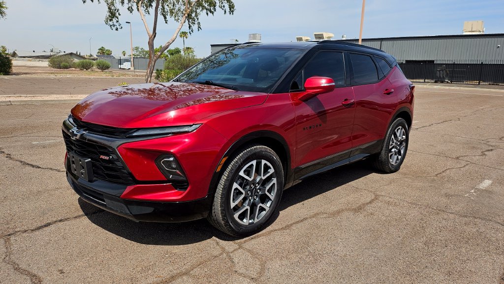 Used 2023 Chevrolet Blazer RS w/ Enhanced Convenience Package FWD image 4