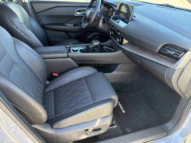 Certified 2025 Nissan Rogue Platinum AWD/4WD image 15