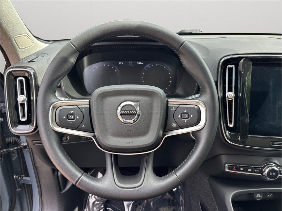 Used 2021 Volvo XC40 T5 Momentum w/ Premium Package AWD/4WD image 25