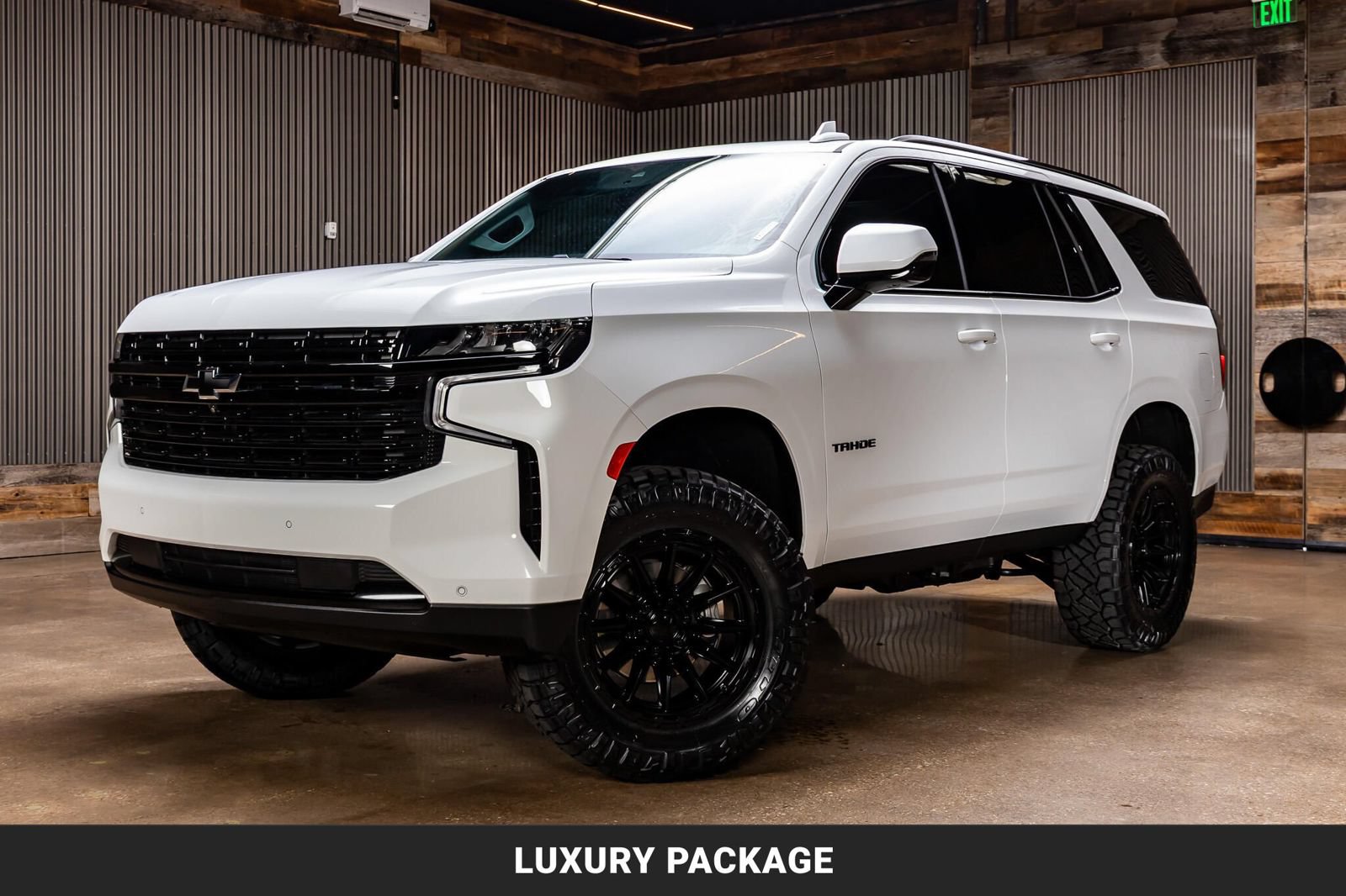 Used 2024 Chevrolet Tahoe RST w/ Luxury Package AWD/4WD image 5