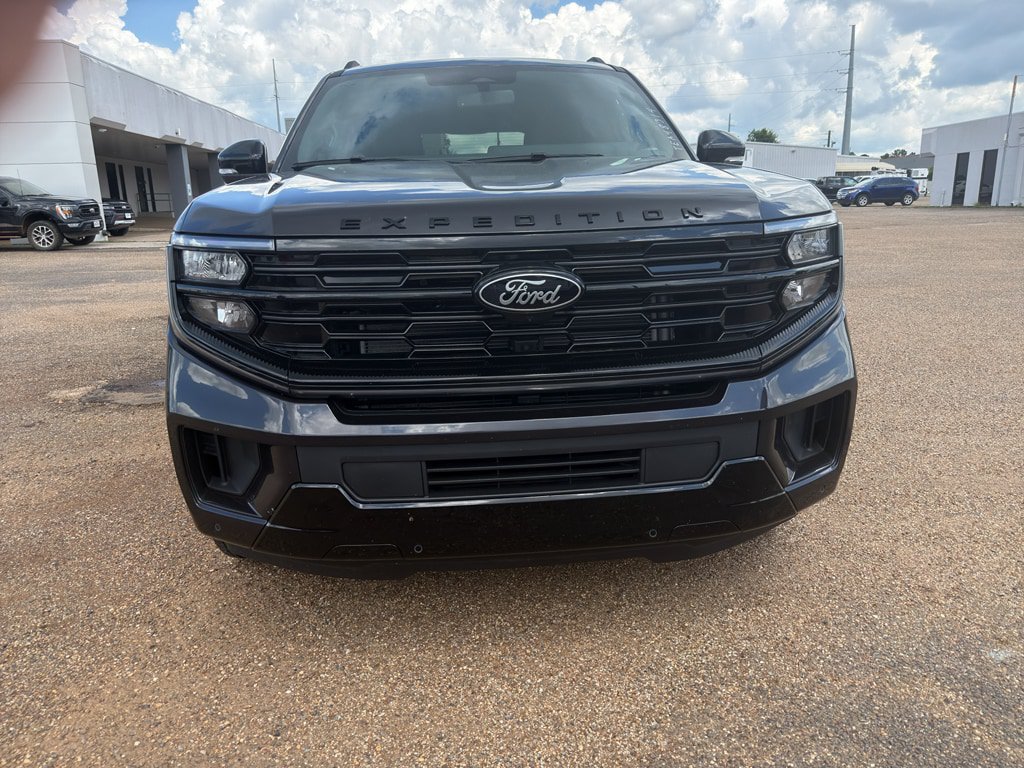 New 2026 Ford Expedition Platinum w/ Stealth Appearance Package AWD/4WD image 9