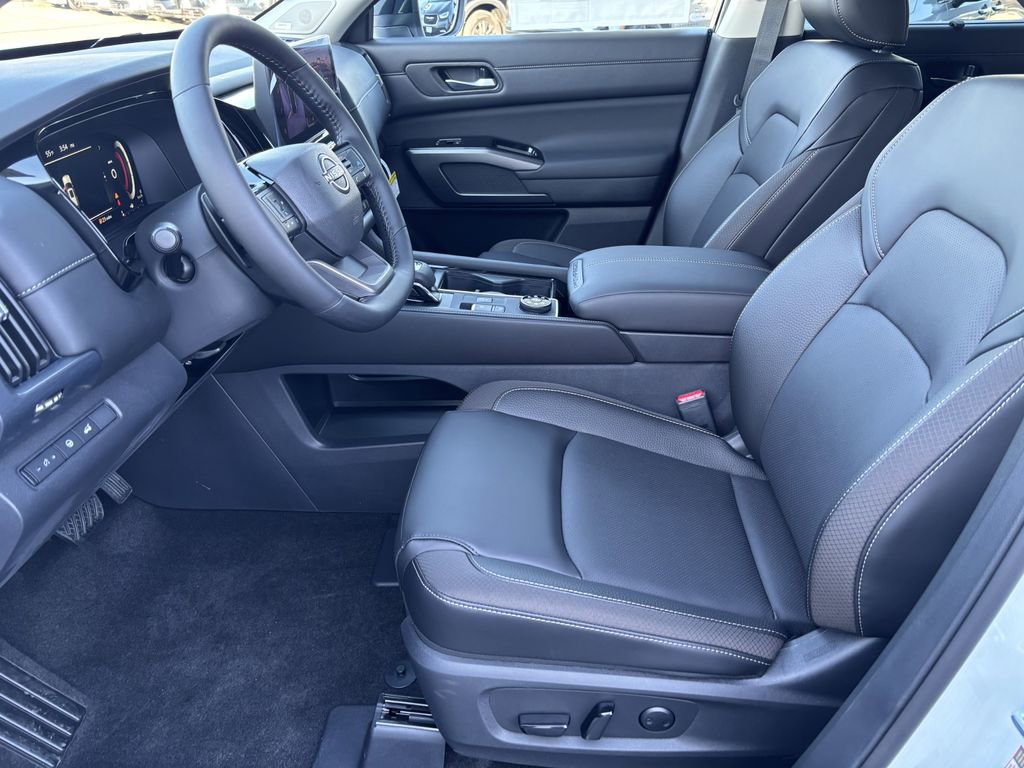 New 2026 Nissan Pathfinder SL image 13