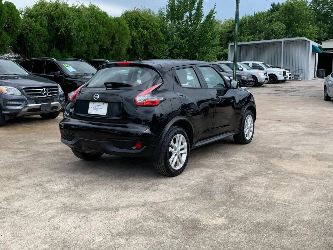Used 2015 Nissan Juke S FWD image 7