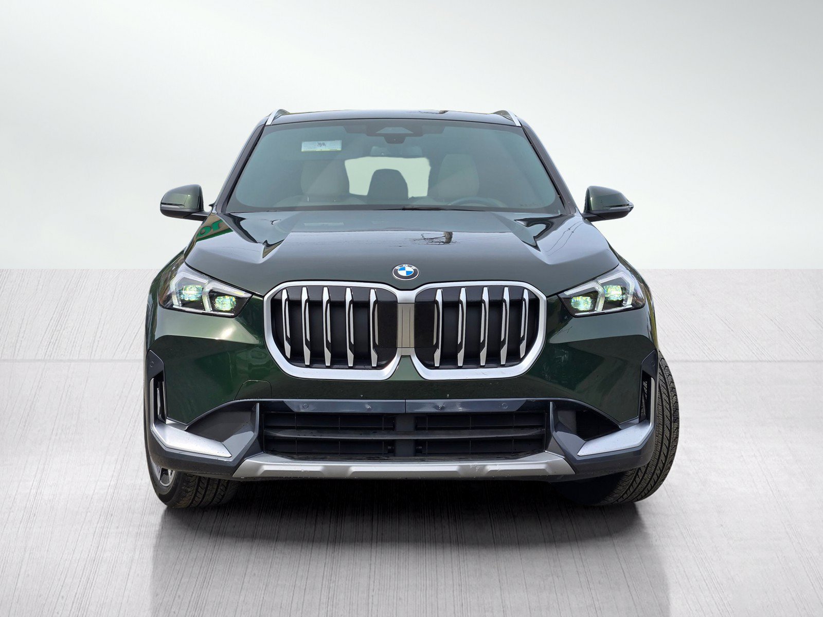 Used 2025 BMW X1 xDrive28i w/ Convenience Package AWD/4WD image 2
