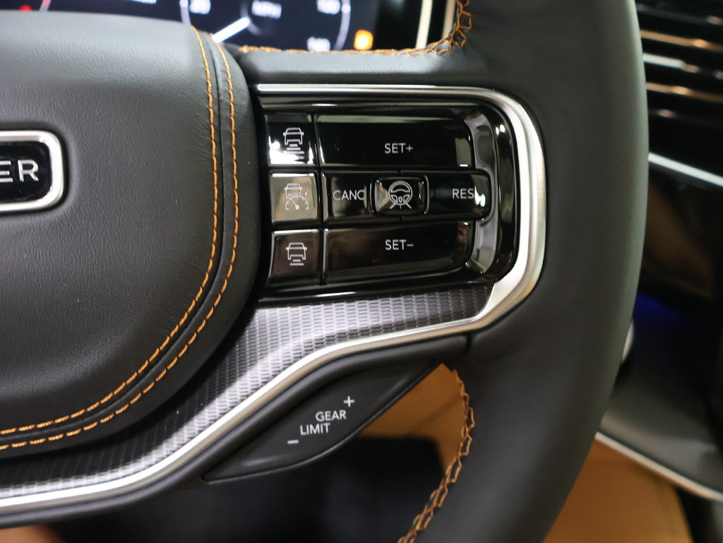 New 2026 Jeep Grand Wagoneer Summit AWD/4WD image 32