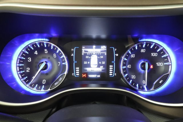 Used 2022 Chrysler Voyager LX image 14