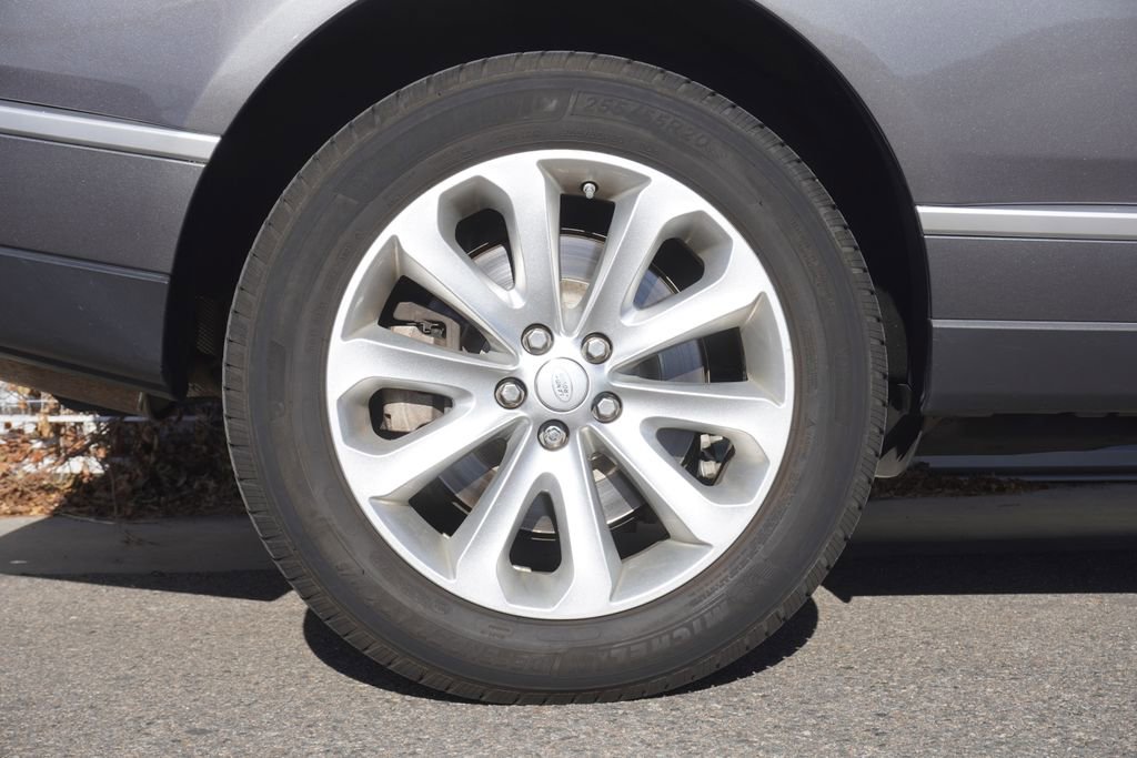 Used 2016 Land Rover Range Rover HSE image 34