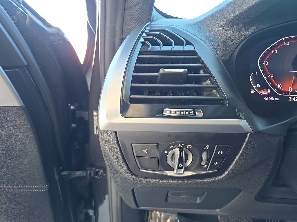 Used 2020 BMW X4 xDrive30i w/ Premium Package image 18