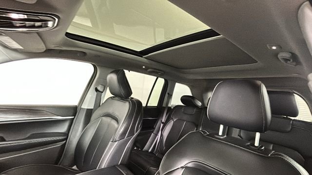 Used 2023 Jeep Grand Cherokee 30th Anniversary AWD/4WD image 13