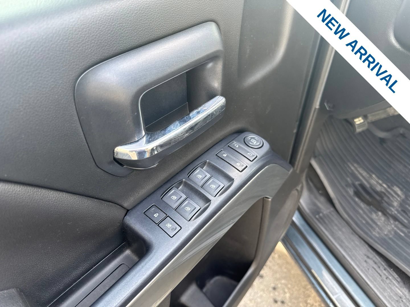 Used 2019 Chevrolet Silverado 1500 LT AWD/4WD image 18