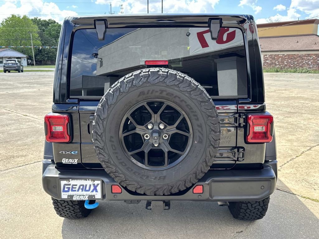 Used 2024 Jeep Wrangler Unlimited image 11