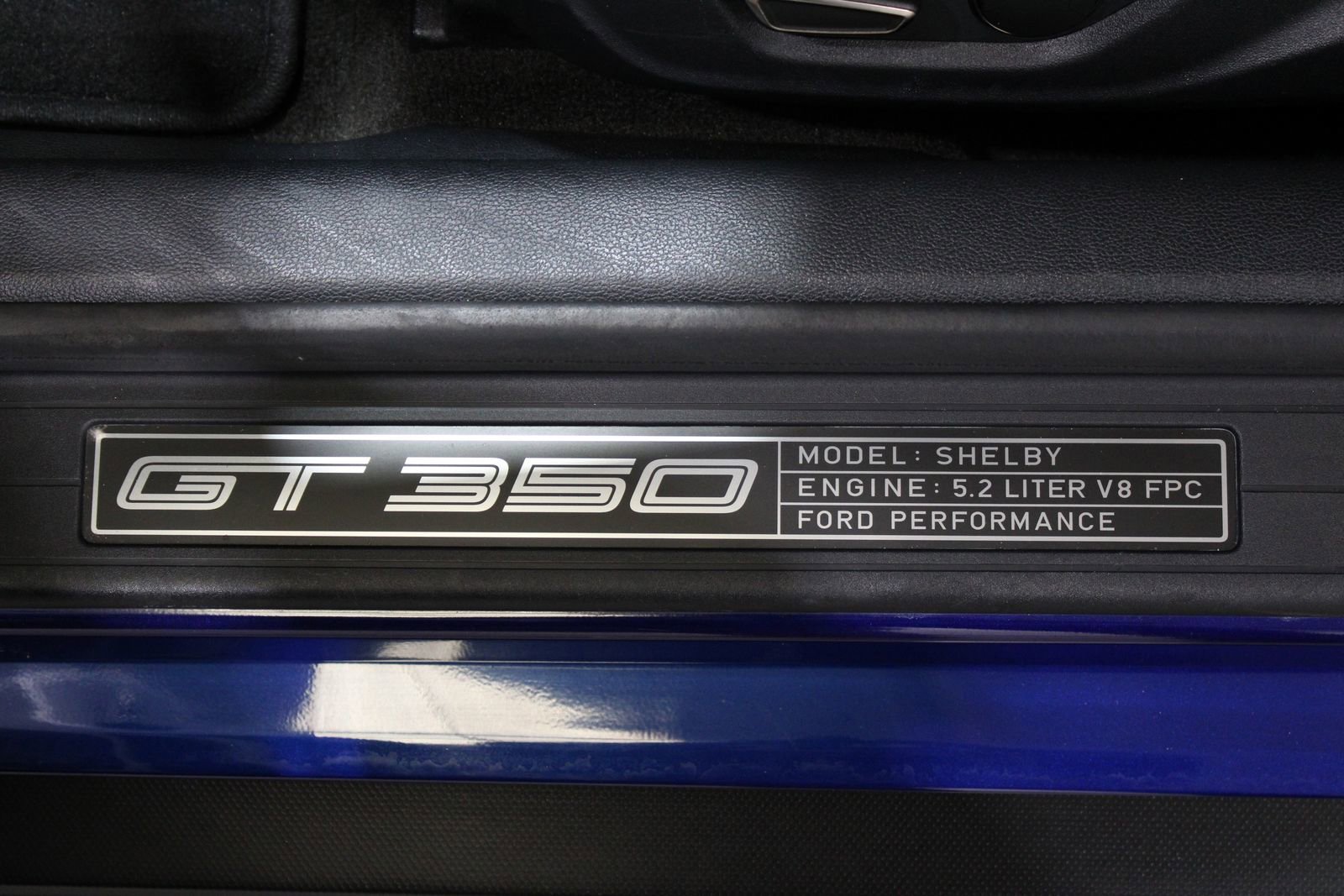 Used 2016 Ford Mustang Shelby GT350 w/ Technology Package image 18