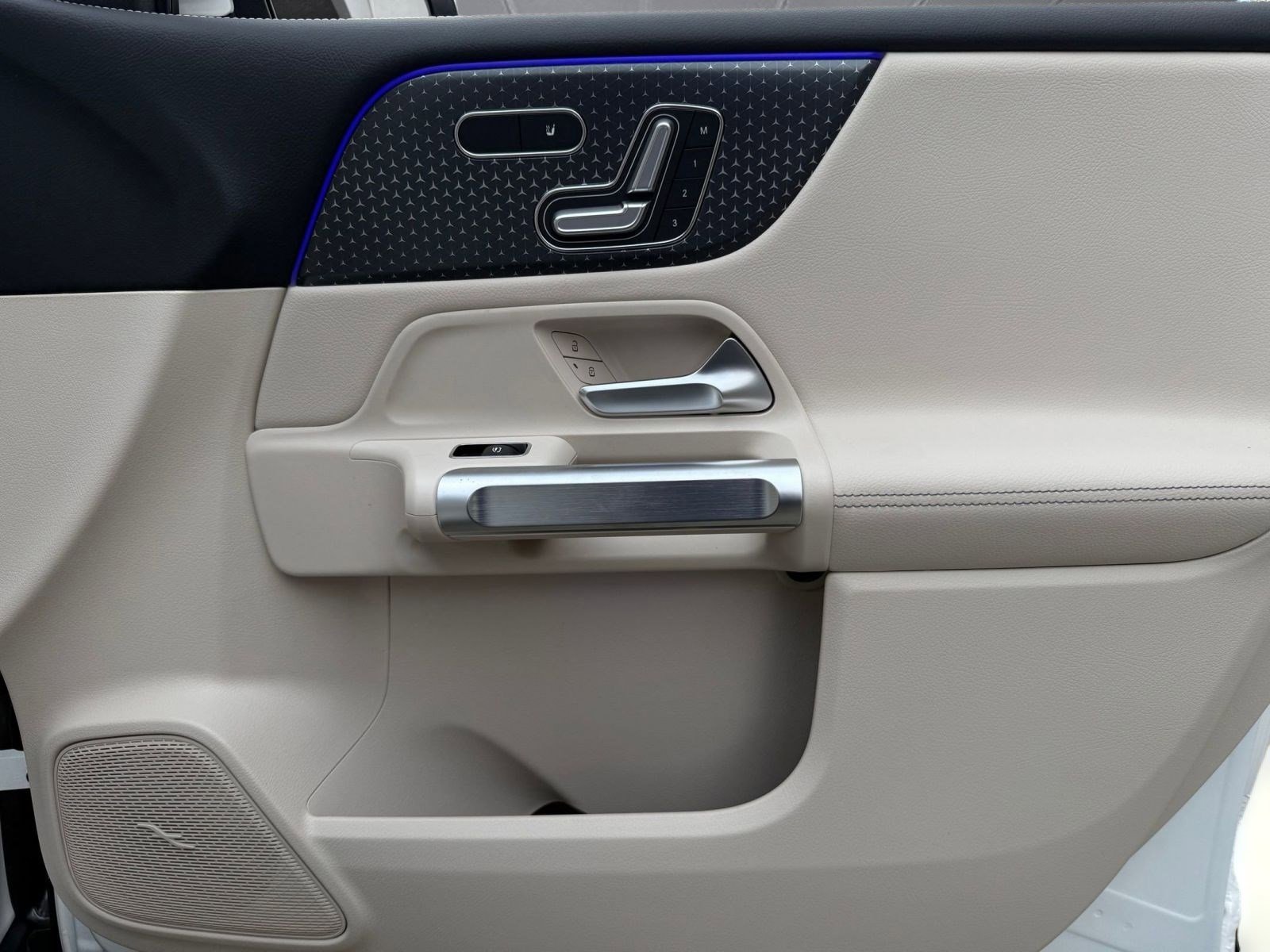 New 2026 Mercedes-Benz GLB 250 image 11