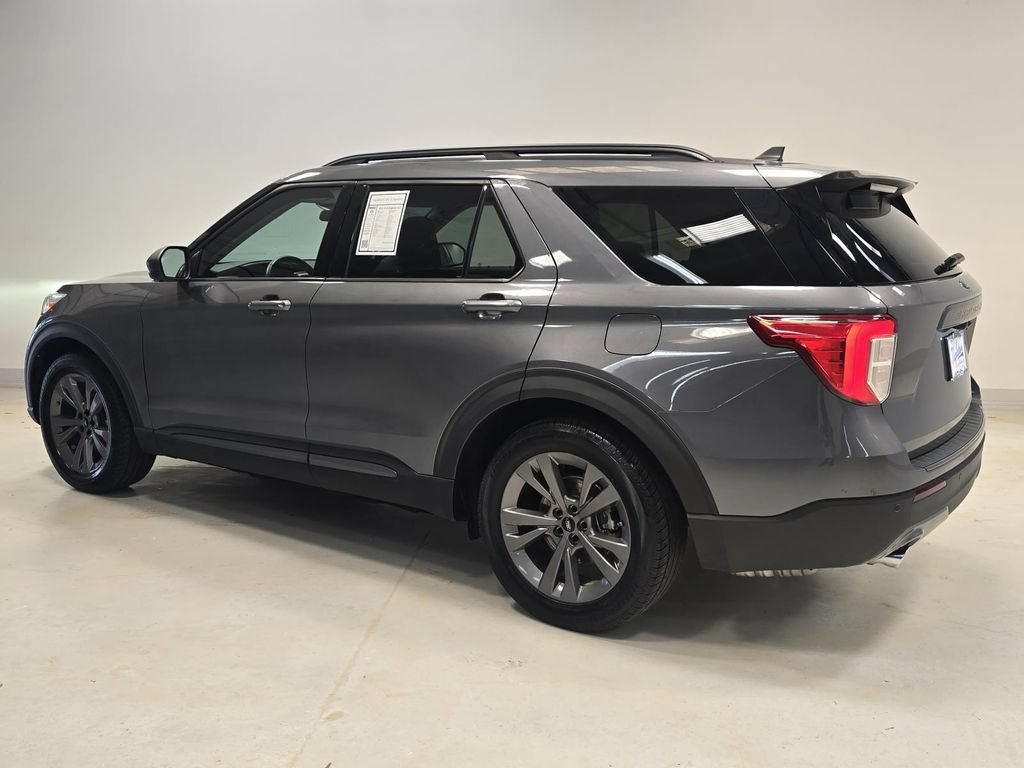 Used 2021 Ford Explorer XLT w/ Equipment Group 202A RWD image 3