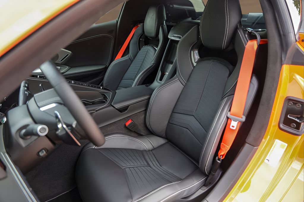 Used 2024 Chevrolet Corvette Stingray Premium Cpe w/ Battery Protection Package RWD image 7