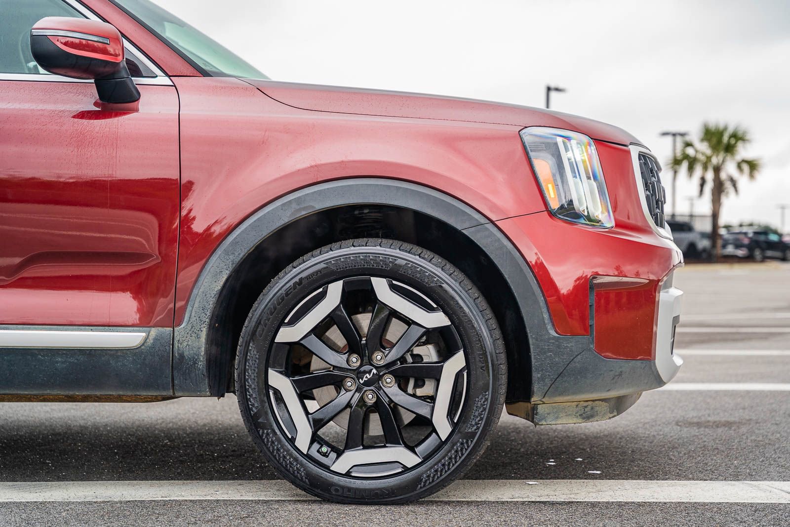 Used 2023 Kia Telluride EX w/ EX Captain's Chair Package image 9