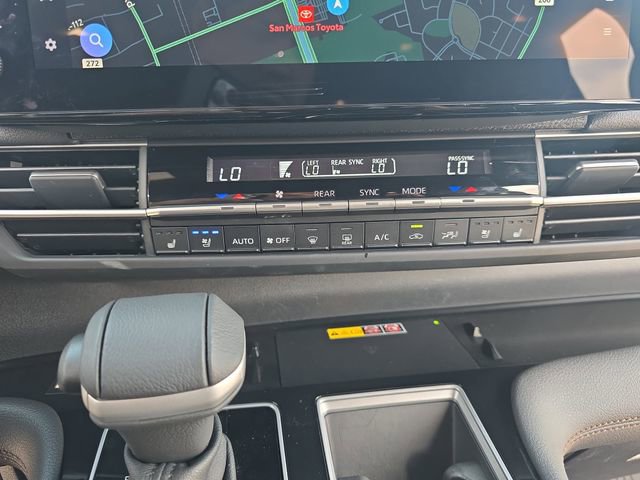 Used 2025 Toyota Sienna Limited image 25