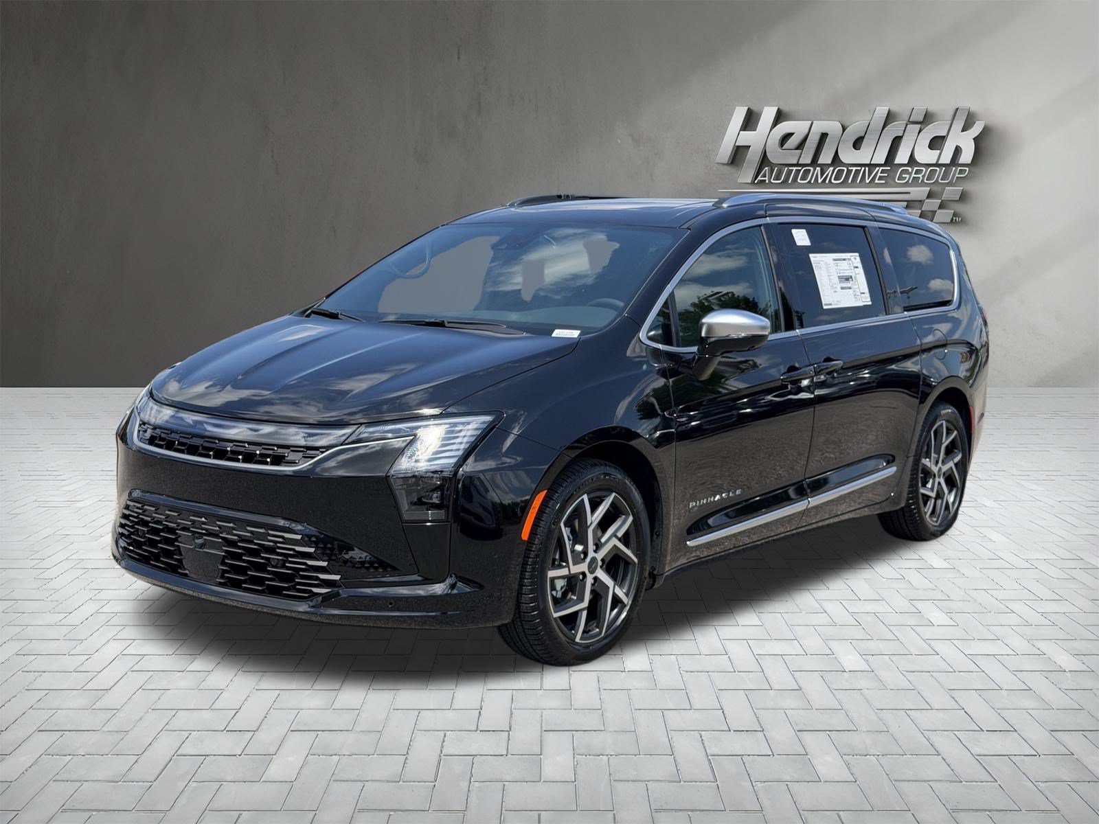 New 2027 Chrysler Pacifica Pinnacle w/ Theater Group FWD image 5