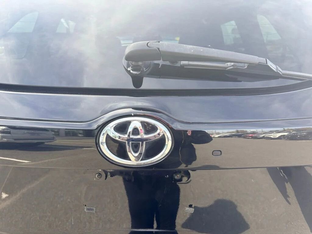 Used 2017 Toyota Highlander Plus w/ Protection Package #3 AWD/4WD image 26
